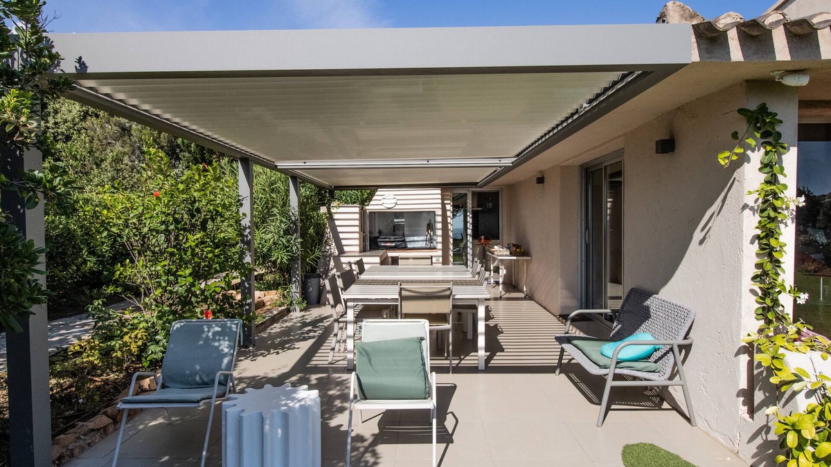 Santa Giulia Villa | Villa Cala D Oro with sea view, private beach, Wi-Fi and air conditioning