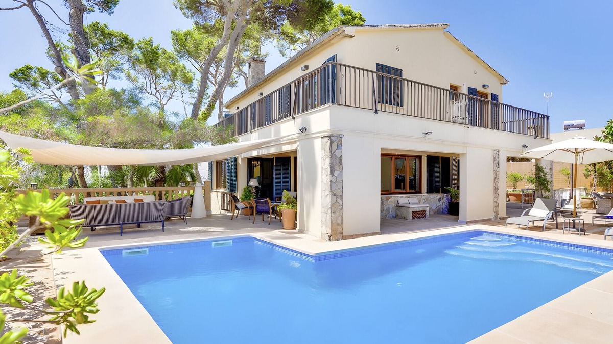 Can Pastilla Villa | Villa "Cala Estancia Mercedes" with Sea Views, Barbecue, Saltwater Pool and AC