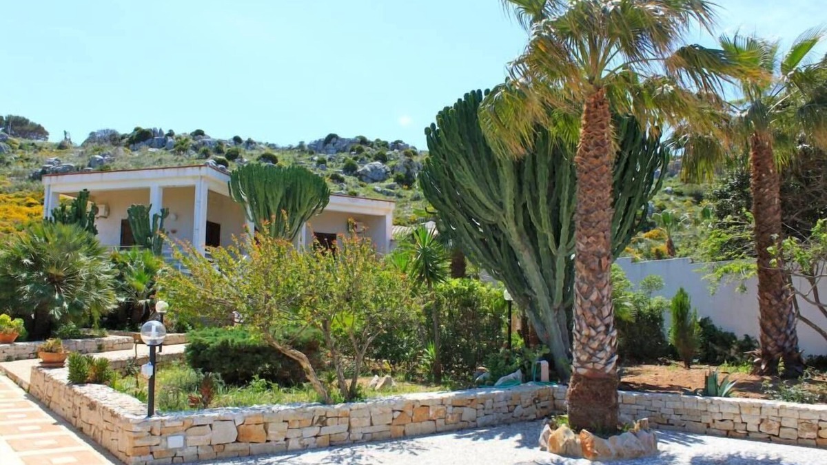 San Vito Lo Capo Villa | Villa Calamancina with garden- SAN VITO LO CAPO- all inclusive