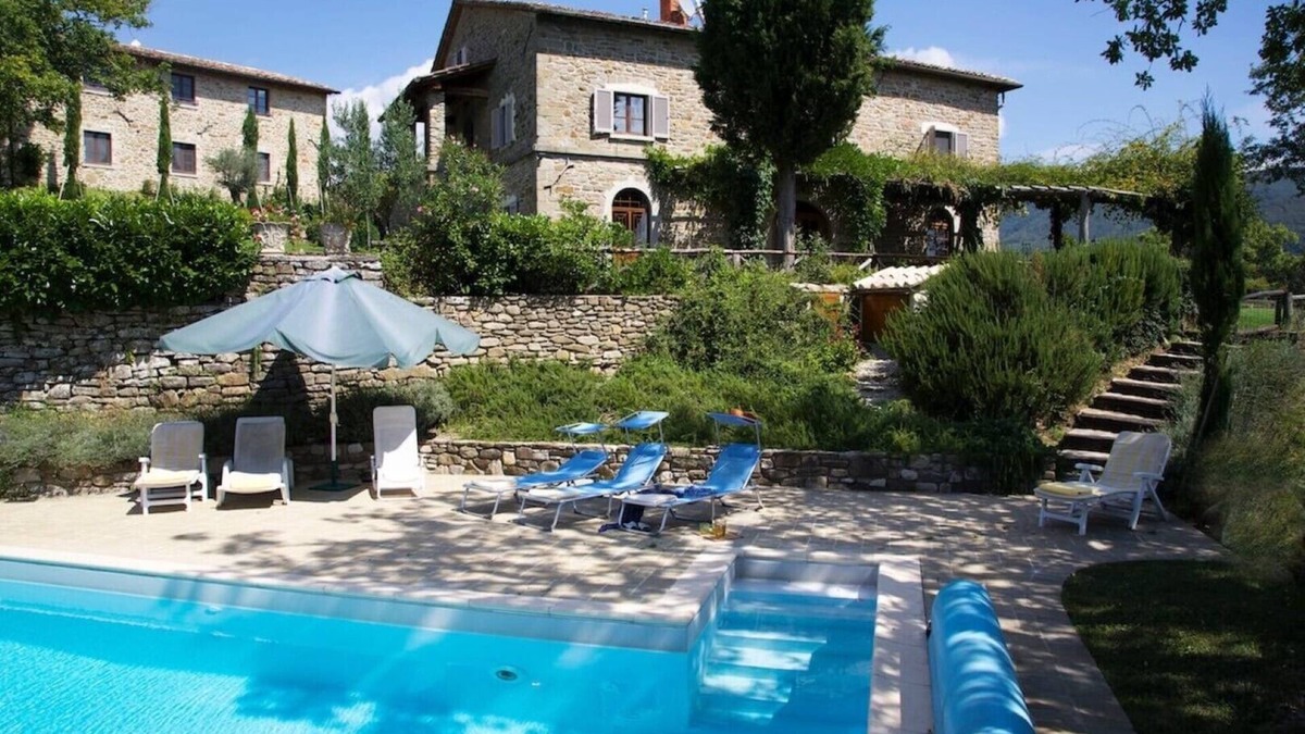 Pieve Santo Stefano House | Villa Calcina, Beautiful Tuscan Farmhouse