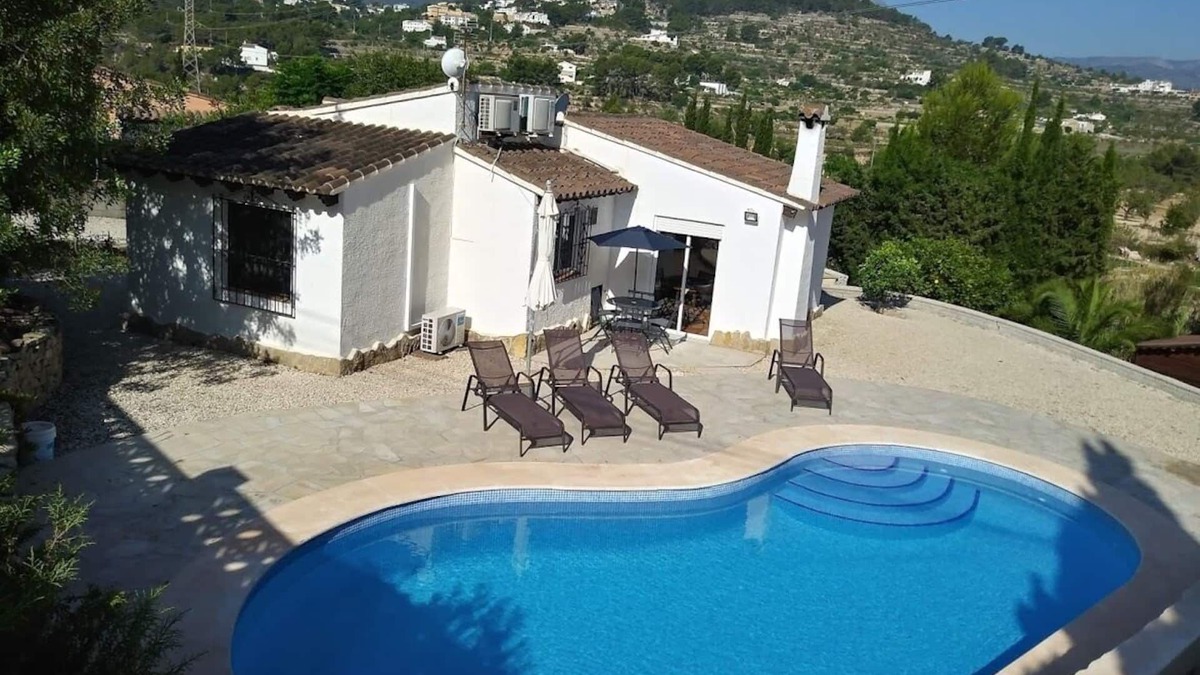 Empedrola Villa | Villa CALPE with private pool, garden, in a very quiet area