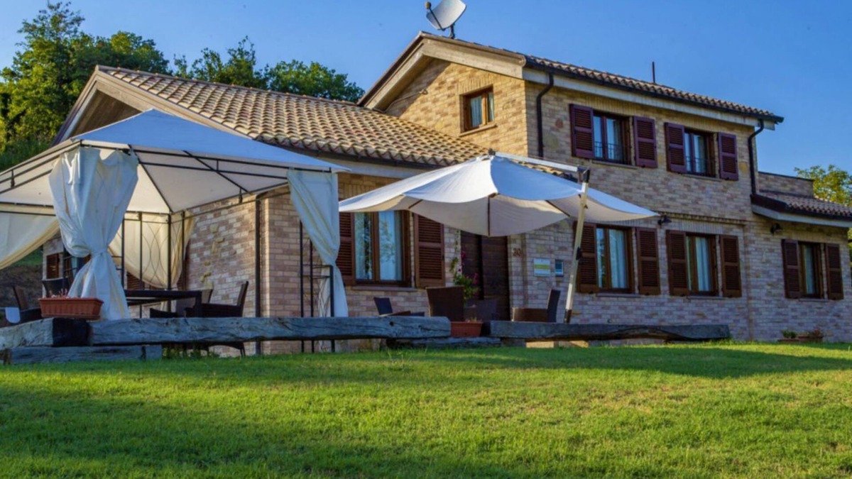 Falerone Villa | Villa Campidoglio By MMega