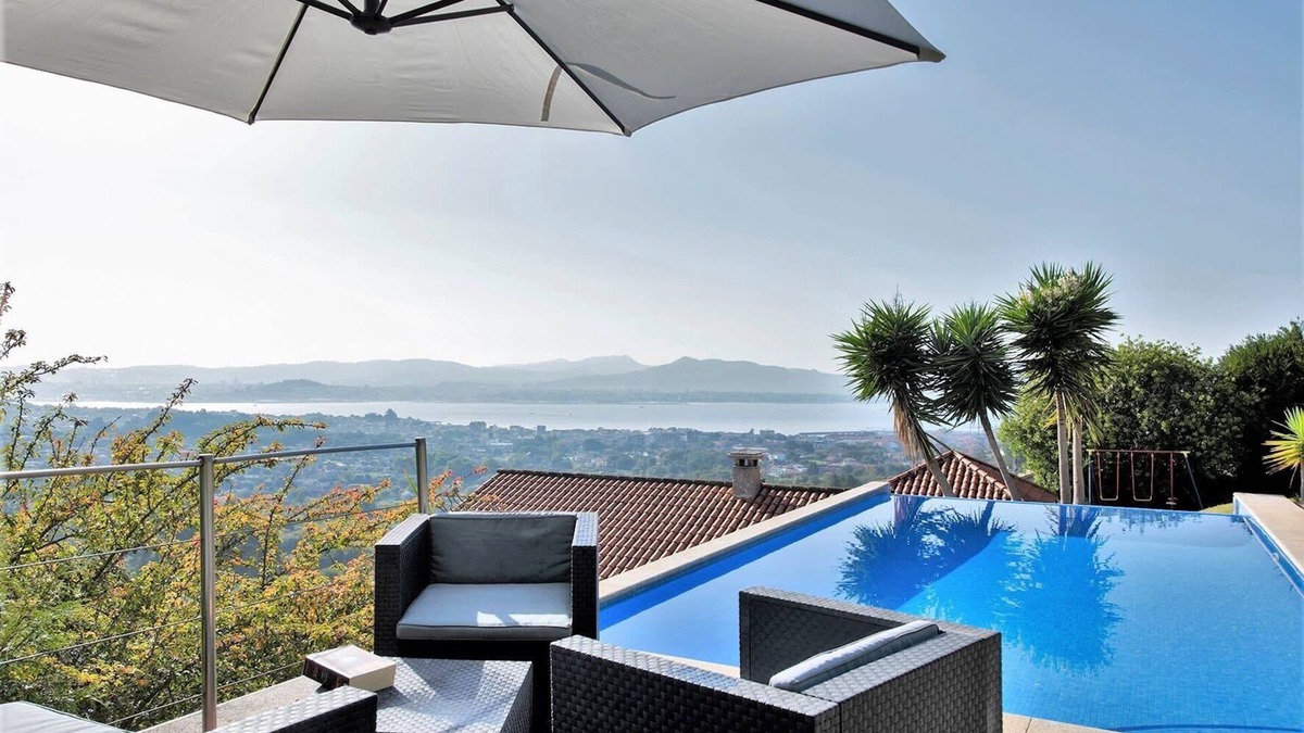 Cangas Villa | Villa Cangas (250), with Cíes islands views
