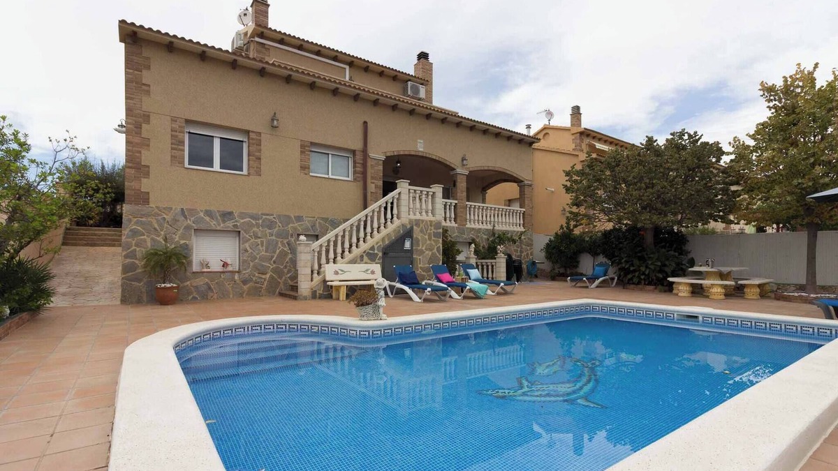 Roda de Bara House | Villa CanRoda - Piscina Privada, Vistas increibles, A/C