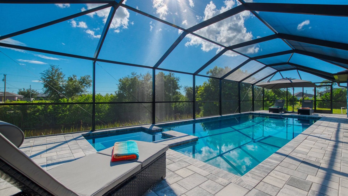Mariner Villa | VILLA CAPESIDE – HEATED POOL & SPA | WATER VIEW | BOAT RENTAL + TOURS VOUCHER INCL.