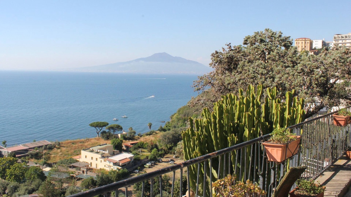 Seiano Villa | Villa Capri Top Tours Positano Capri and Pompeii in 3 days