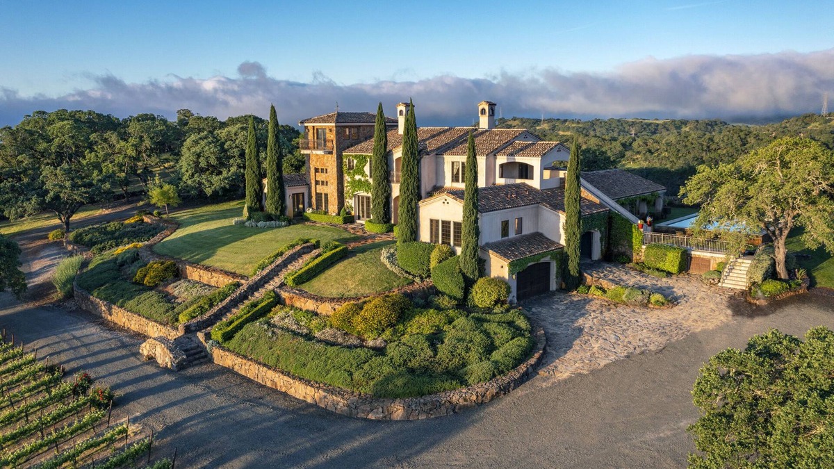 Fairfield Villa | Villa Capricho- Private 25-acre Wine Country Estate w/GuestHouse, Pool, Vineyard