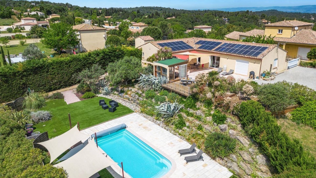 Carcassonne Villa | Villa Carcassonne by Villa Plus