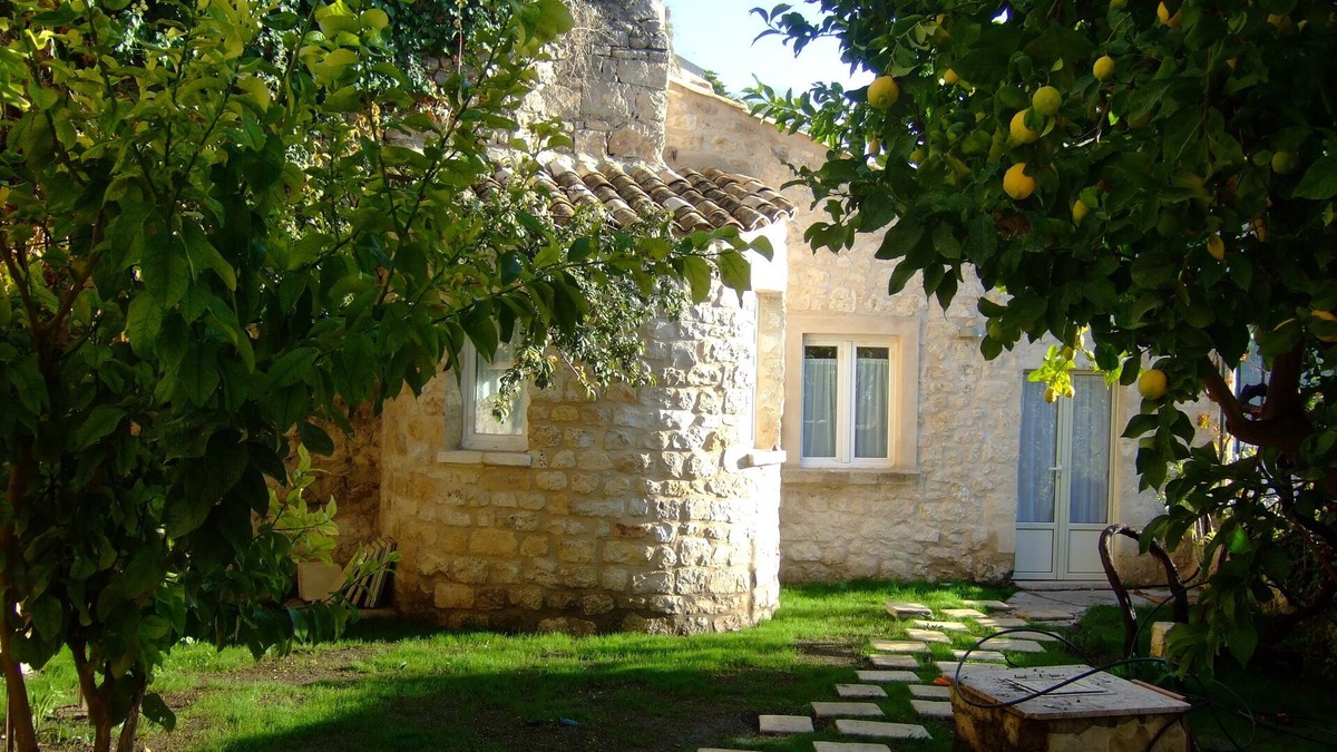 Modica Villa | Villa Carmela located in the historical center next to St. Giorgio and Castle