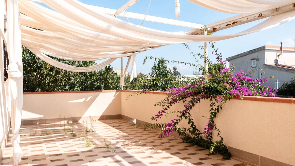 Licata House | Villa 'Casa Di Elvira' with Private Terrace, Wi-Fi and Air Conditioning