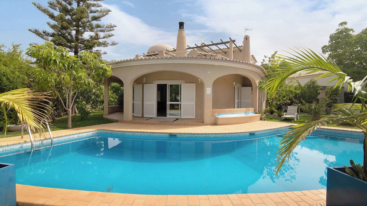 Vilamoura Villa | Villa 'Casa Vilamoura' close to the Sea with Pool & Wi-Fi