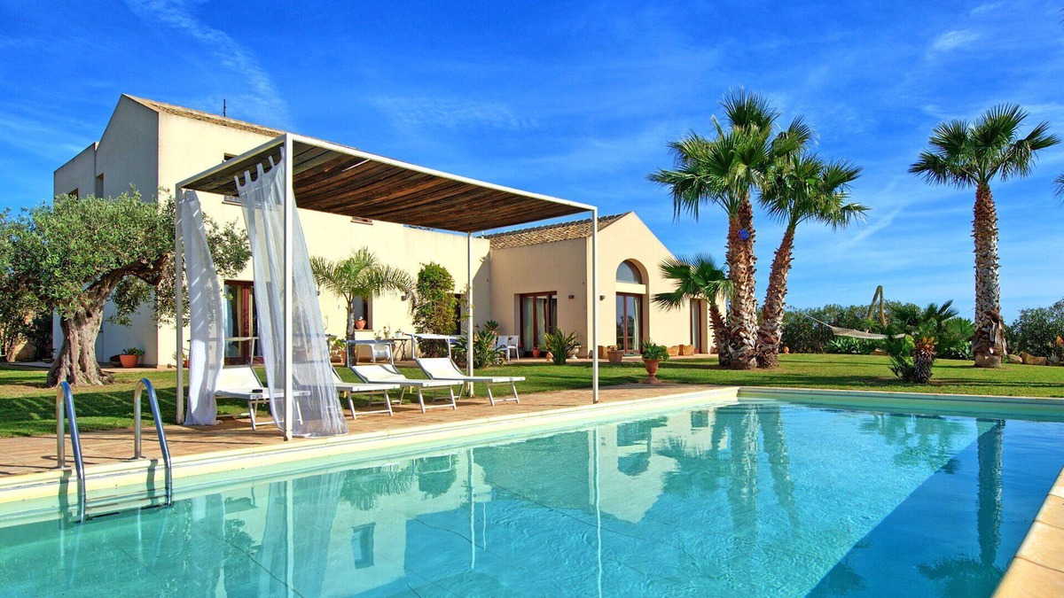 Trapani Villa | Villa Casale-Villa in Sicily with pool and sea views