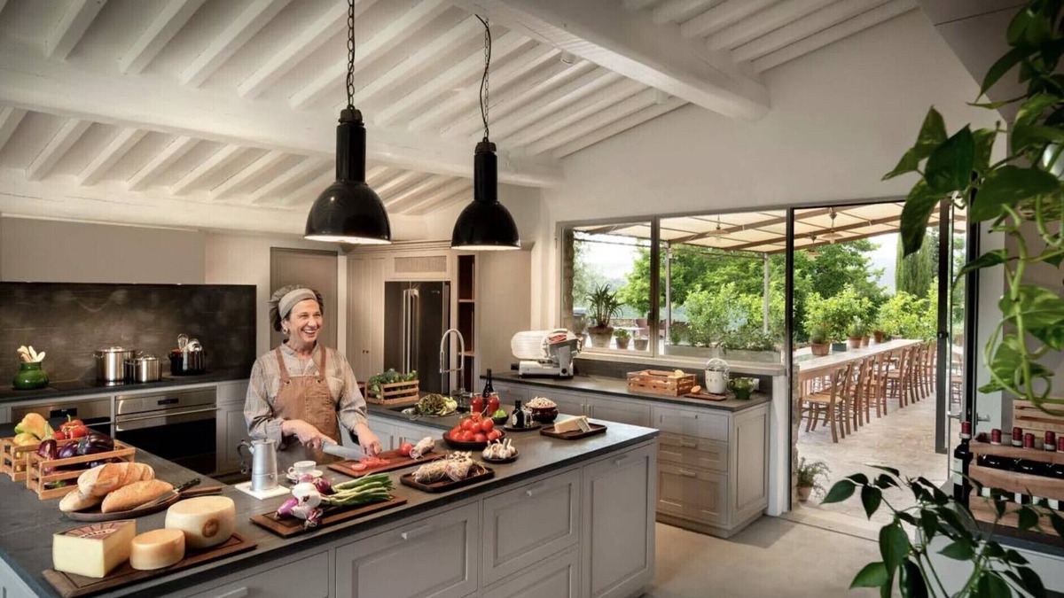 Greve in Chianti Villa | Villa Casolese Promoted By WeekHomes.com