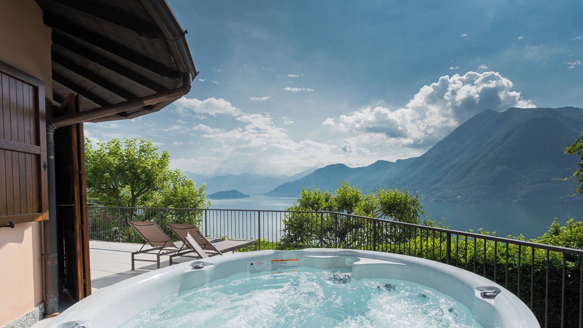Argegno Villa | Villa Castello by Rent all Como
