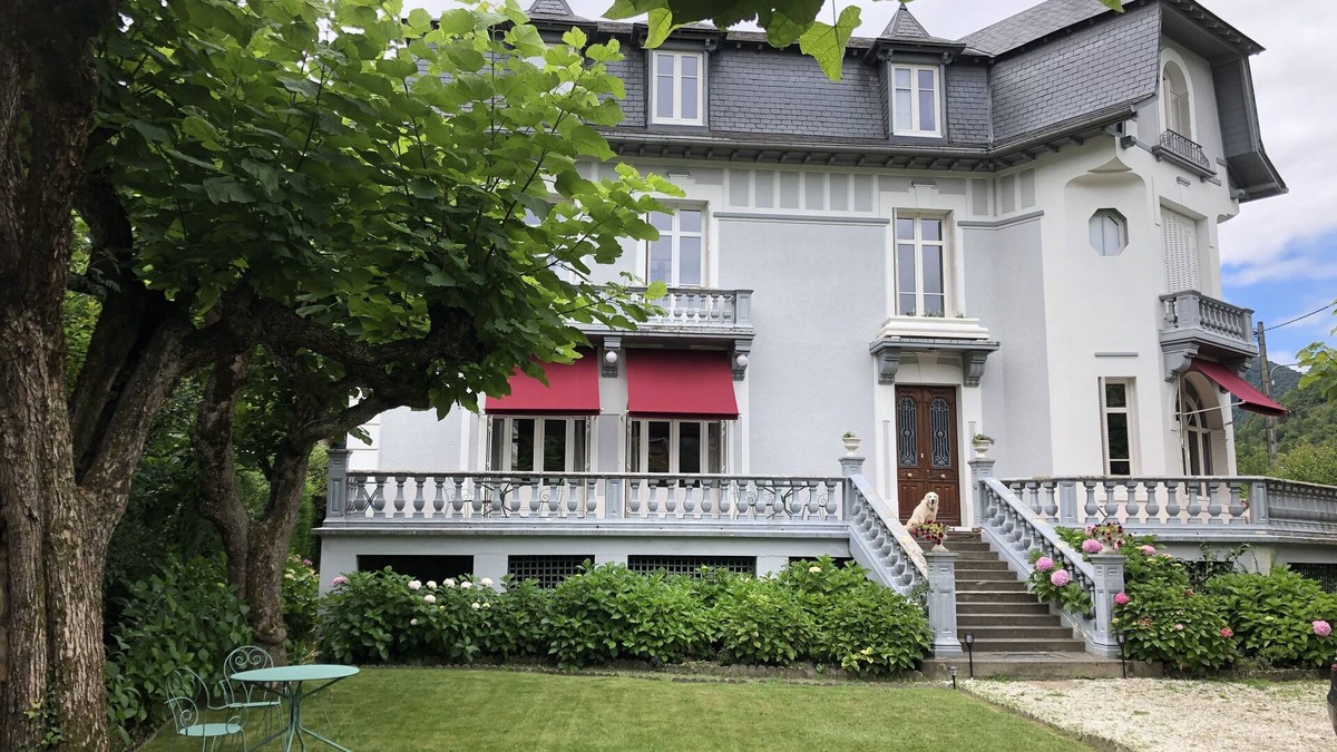 Bagneres-de-Luchon Villa | villa CastelMT LUCHON Pyrennees