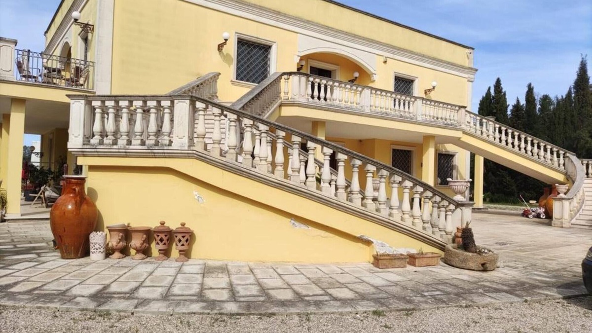 Novoli Villa | Villa "Celea" with Courtyards & Wi-Fi