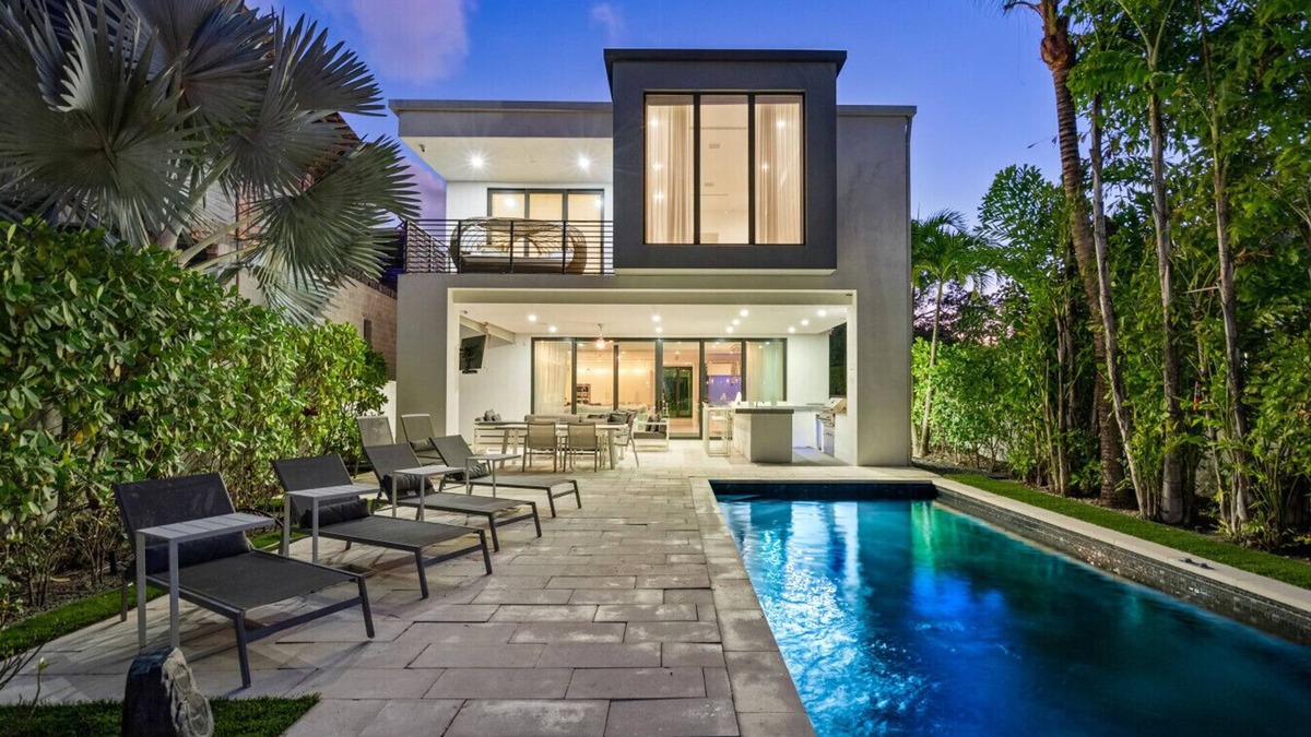 Colee Hammock Villa | Villa Celine- LAS OLAS Waterfront house with heated pool