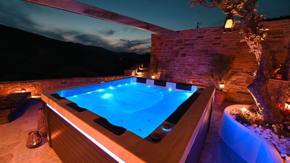 Exomvourgo Villa | Villa 'Celini House 2' with Mountain View, Wi-Fi and Air Conditioning