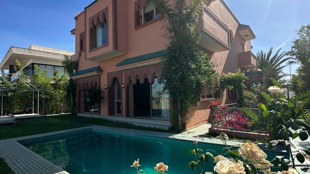 El Makina Villa | Villa Chanel