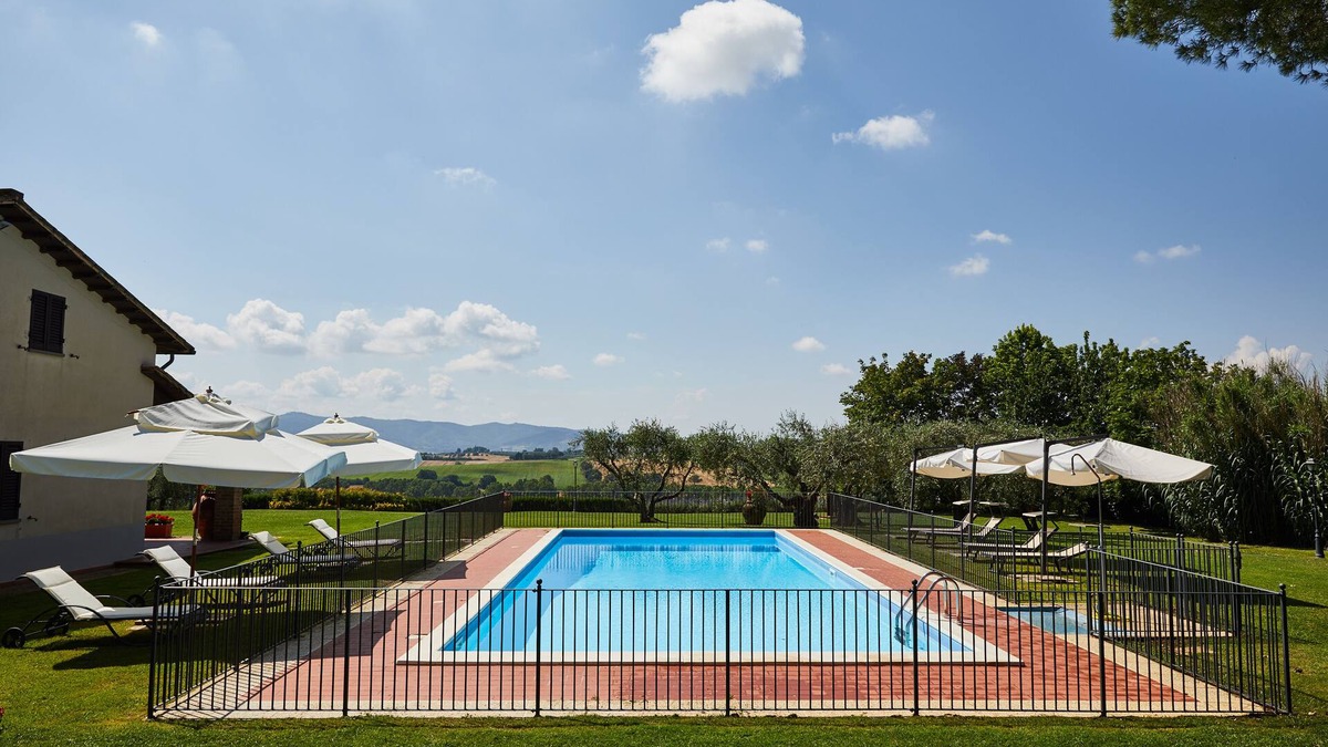 Castiglione del Lago Villa | Villa & Charme id 2109, great views Pool and Air Conditioning