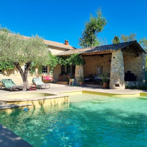 Lussan Villa | Villa charmante à Lussan avec piscine privée et jardin closa