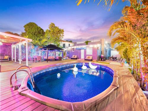 East Little Havana Villa | Villa Ciao Bella Sleeps 25 Pool Hot Tub