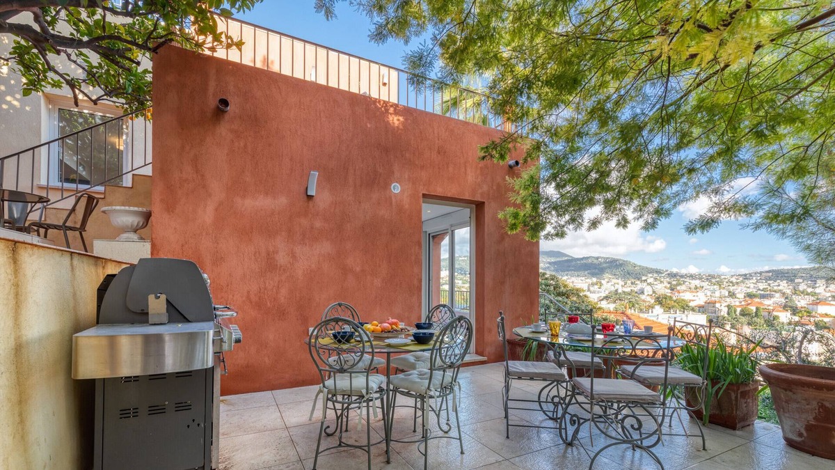 Mantega Villa | Villa Clair Logis