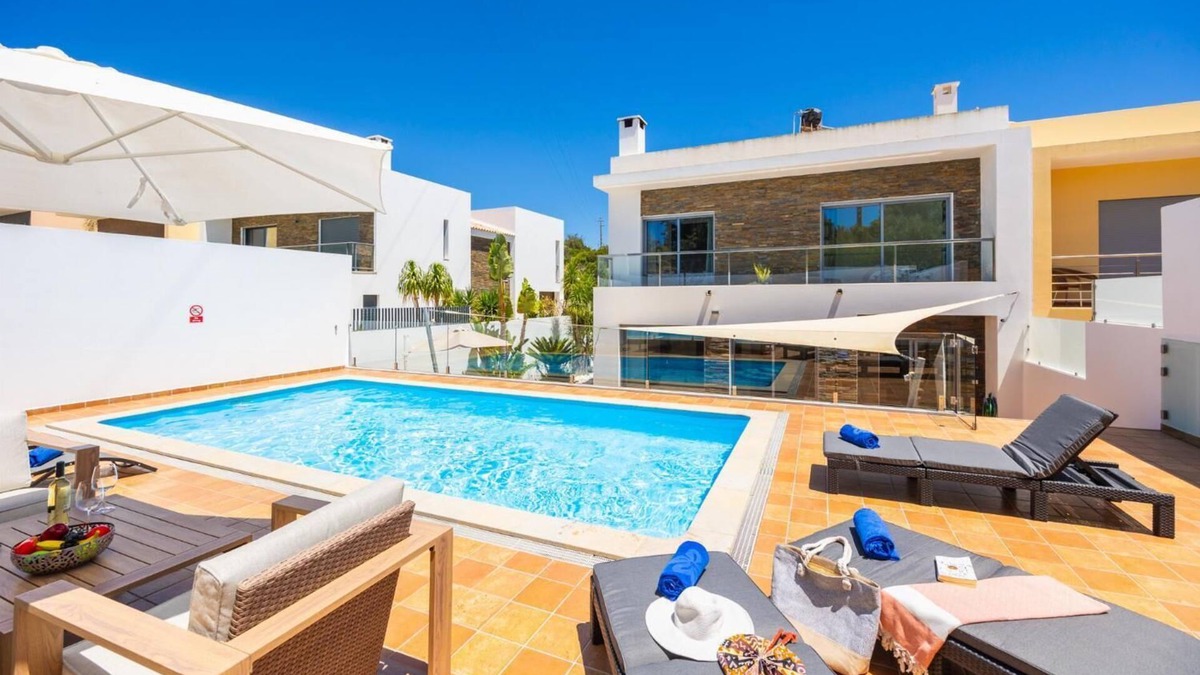 Vale de Seixos Villa | Villa Clara do Sol - Four Bedroom Villa, Sleeps 8