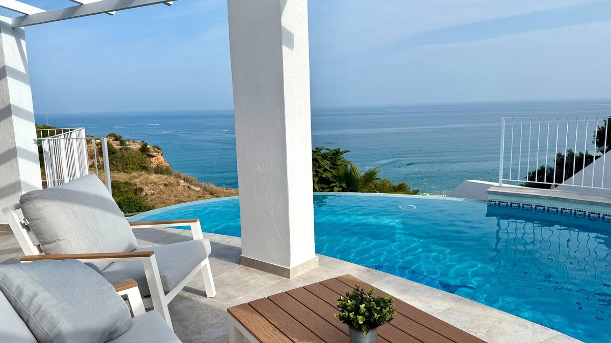 Chimenea Villa | Villa 'Clementina' with Sea View, Wi-Fi and Air Conditioning