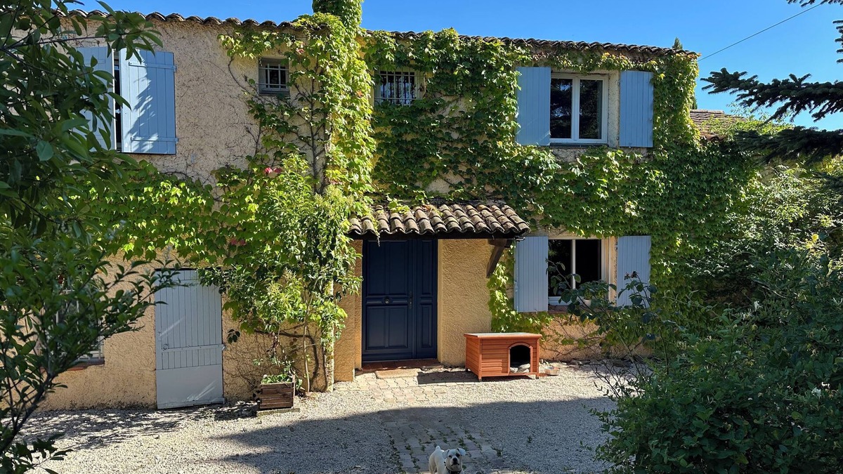 Venelles Villa | Villa Climatisée 140m² Avec Jardin et Piscine à Proximité D'aix-en-pce - 6 Pers