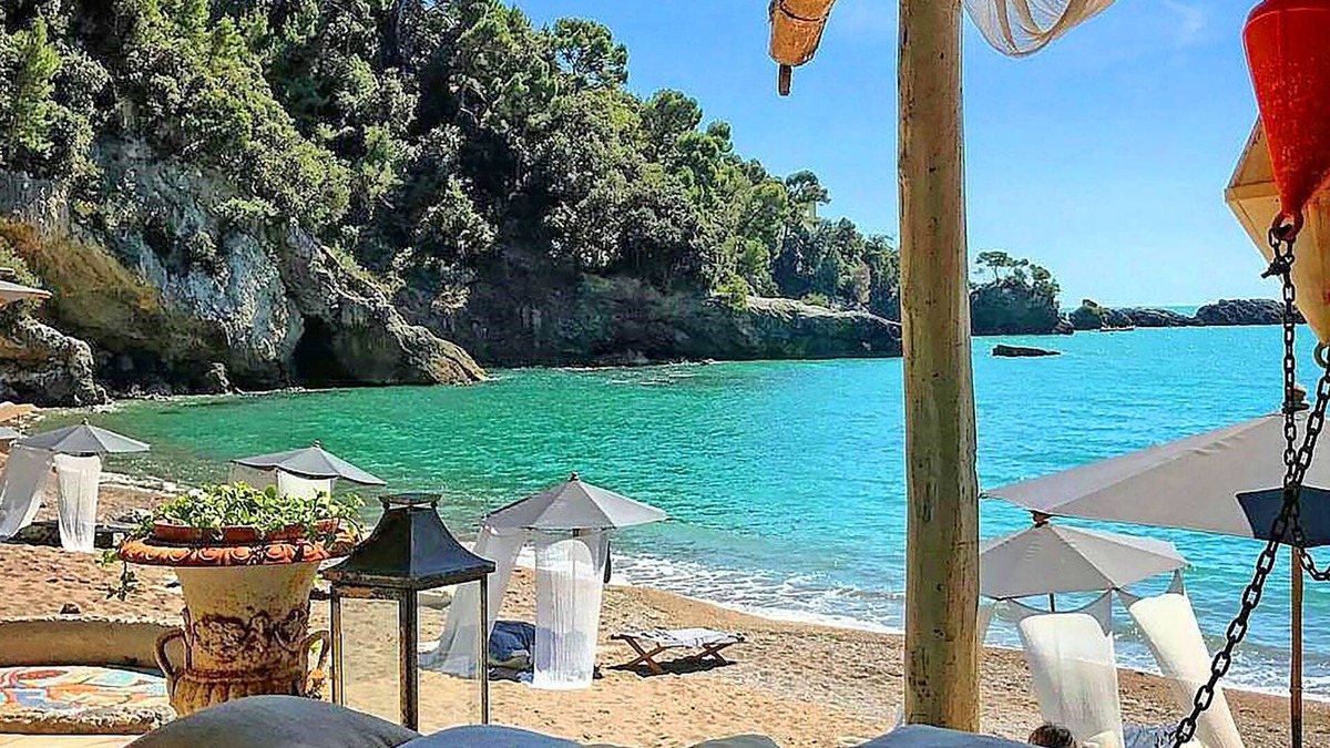 Castelnuovo Magra Villa | VILLA COLLINA DEL SOLE 12PAX, 5 bedrooms, 3 bathrooms, A/C, BBQ and Sea view