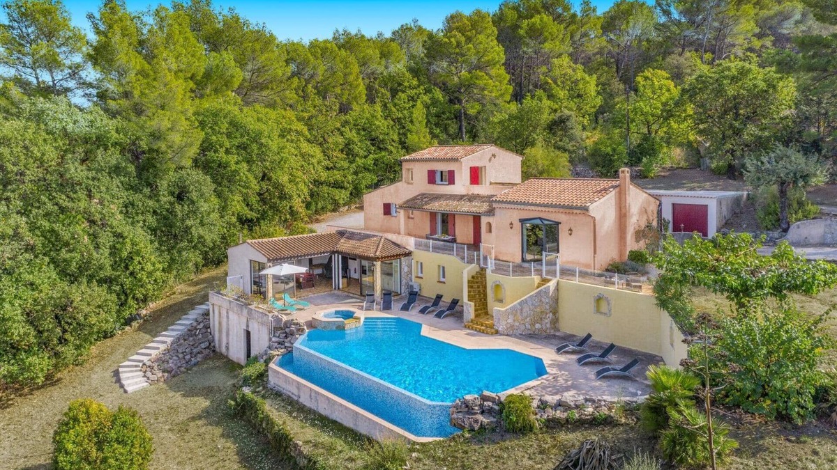 Draguignan Villa | Villa Colombes by Villa Plus