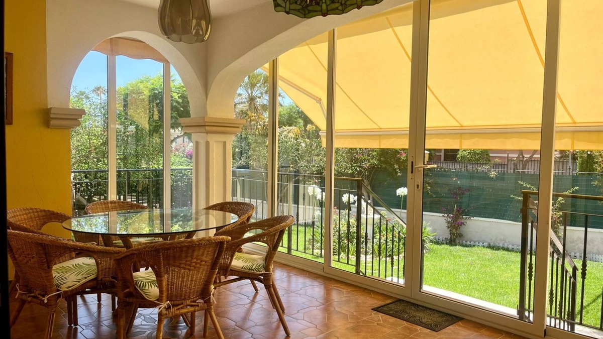 Hoya de los Patos Villa | Villa con Piscina en Club de Golf