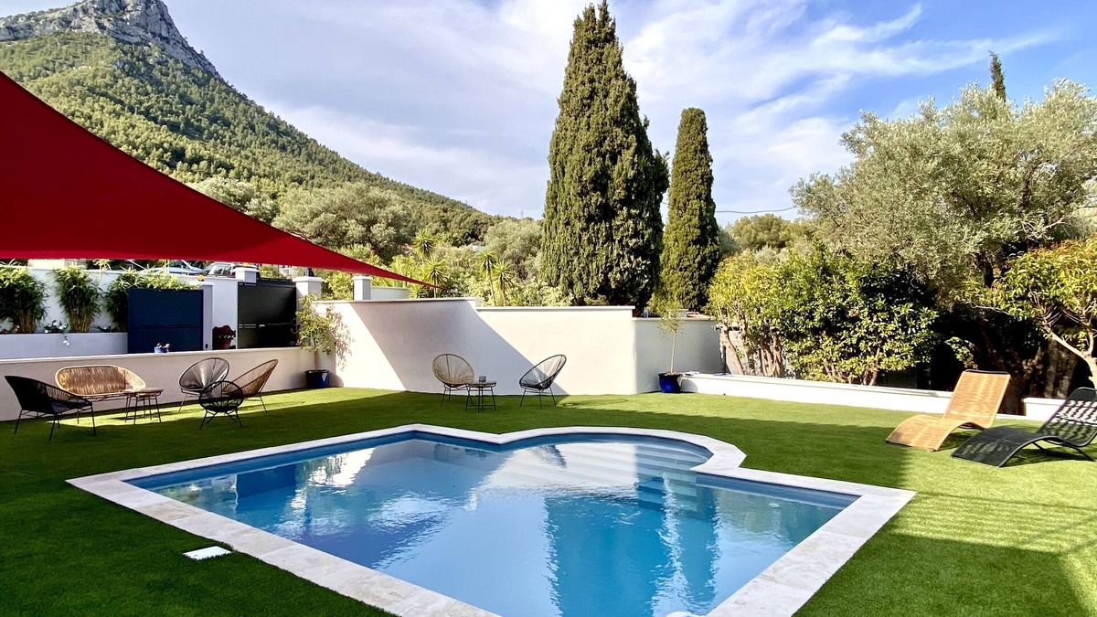 La Valette-du-Var Villa | Villa Contemporaine , Piscine, Gazonnée Plantée D'oliviers , Plages 15' sud