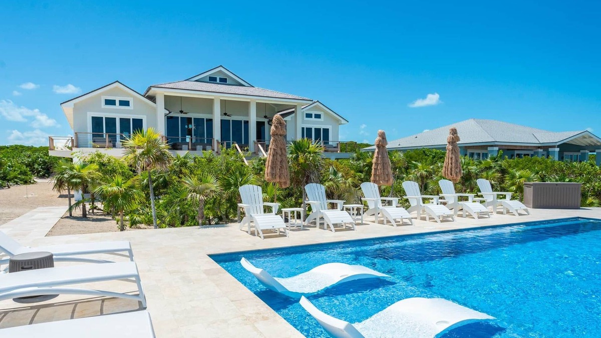 William's Town Villa | Villa Coral, Oceanfront/Beachfront w/Heated Pool, Large Footprint Designer Home
