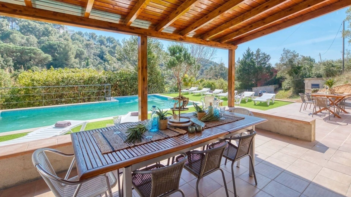 Lloret de Mar Villa | Villa 'Costacabana - Pilar' with Private Pool, Private Terrace and Wi-Fi
