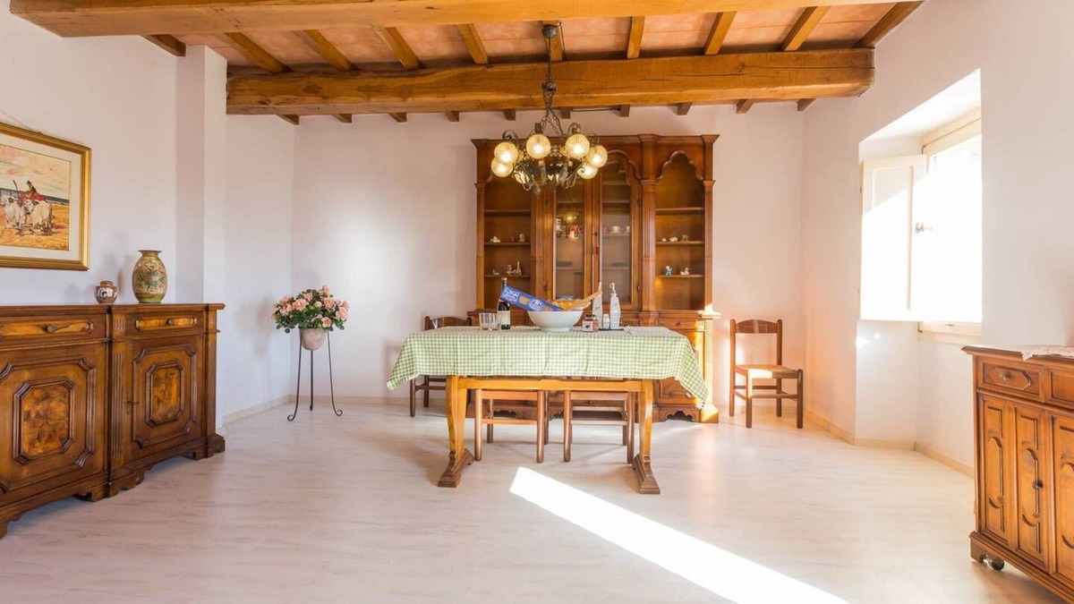 Sigillo Apartment | Villa Costanzi: Comfy Apartment Below The Cucco