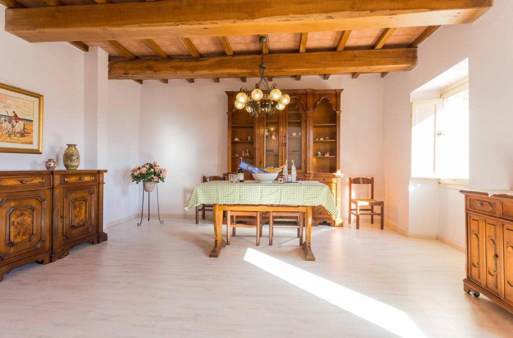 Sigillo Apartment | Villa Costanzi: Comfy Apartment Below The Cucco