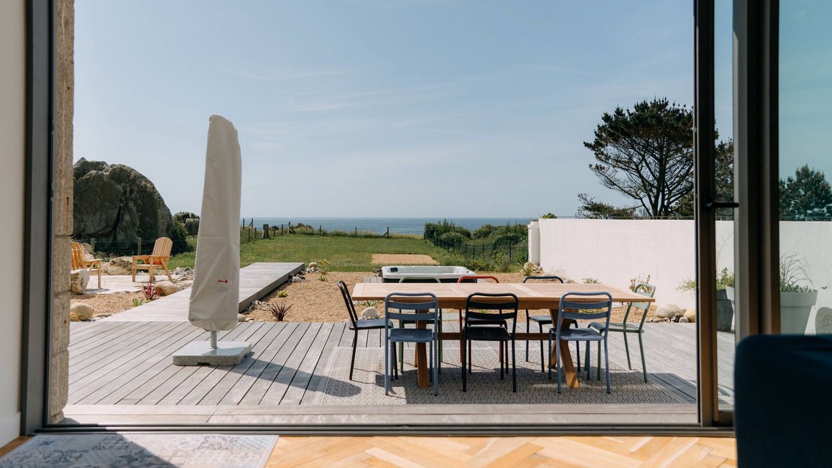 Plobannalec-Lesconil House | Villa Cotton – 180° Sea View and Hot Tub – 6 Bedrooms
