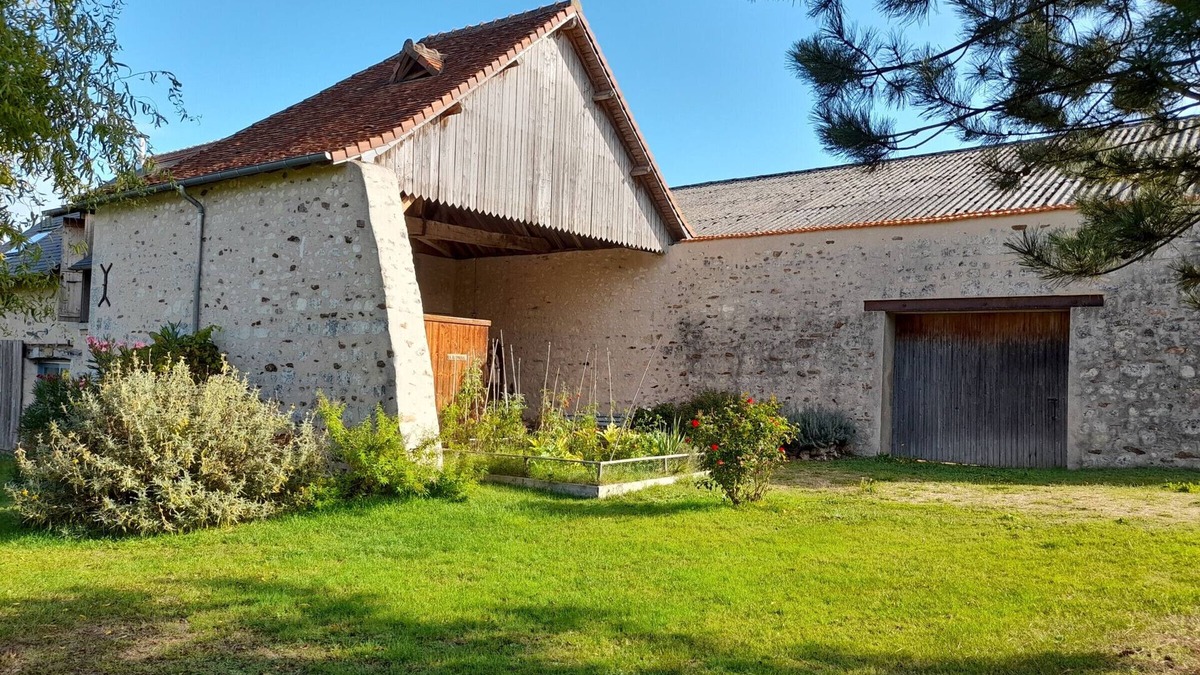 Coussay-les-Bois House | Villa Coussay-les-Bois, 2 bedrooms, 4 persons