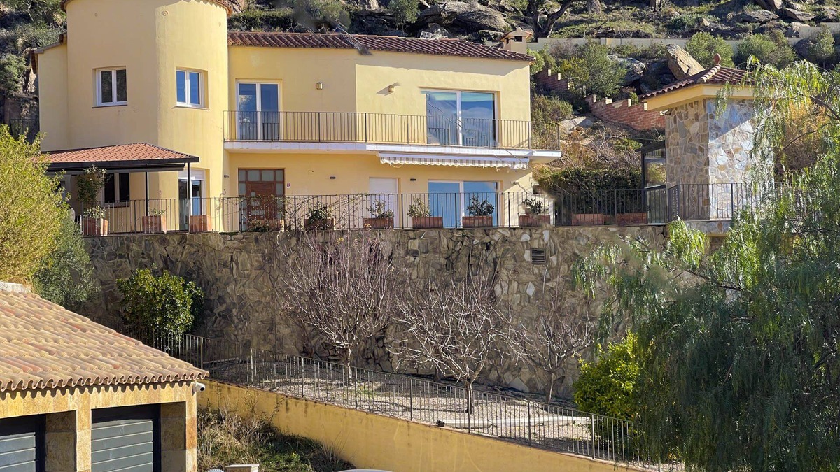 Palau-Saverdera Villa | Villa D'exception Avec vue Panoramique sur la Baie de Roses