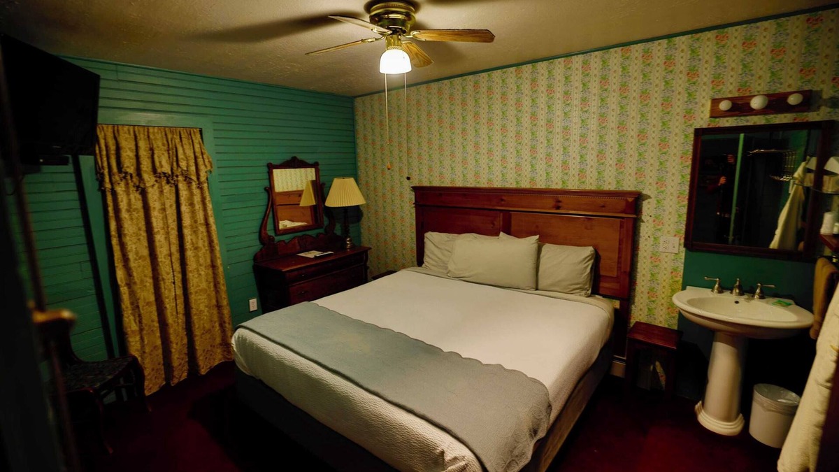 Silverton Villa | Villa Dallavalle Room 6
