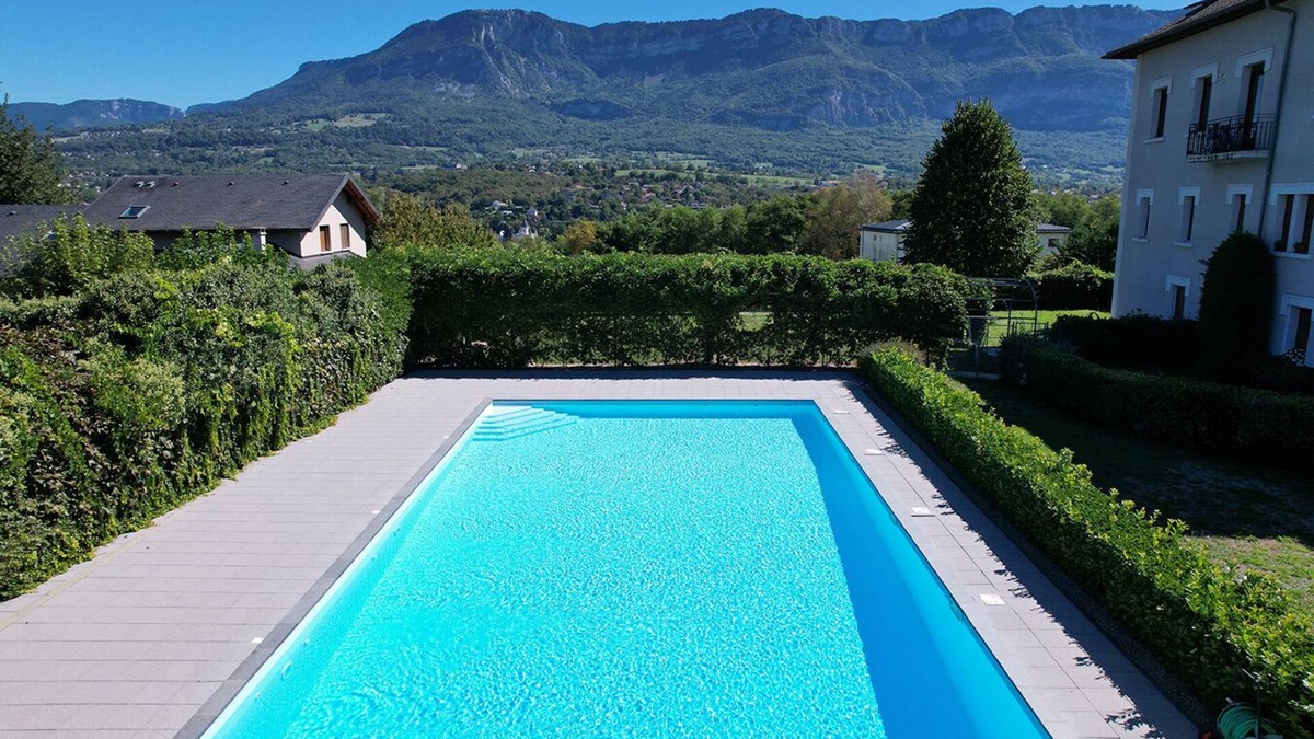 Tresserve Villa | Villa de 180 m² Pour 12 Personnes Avec Piscine Communautaire