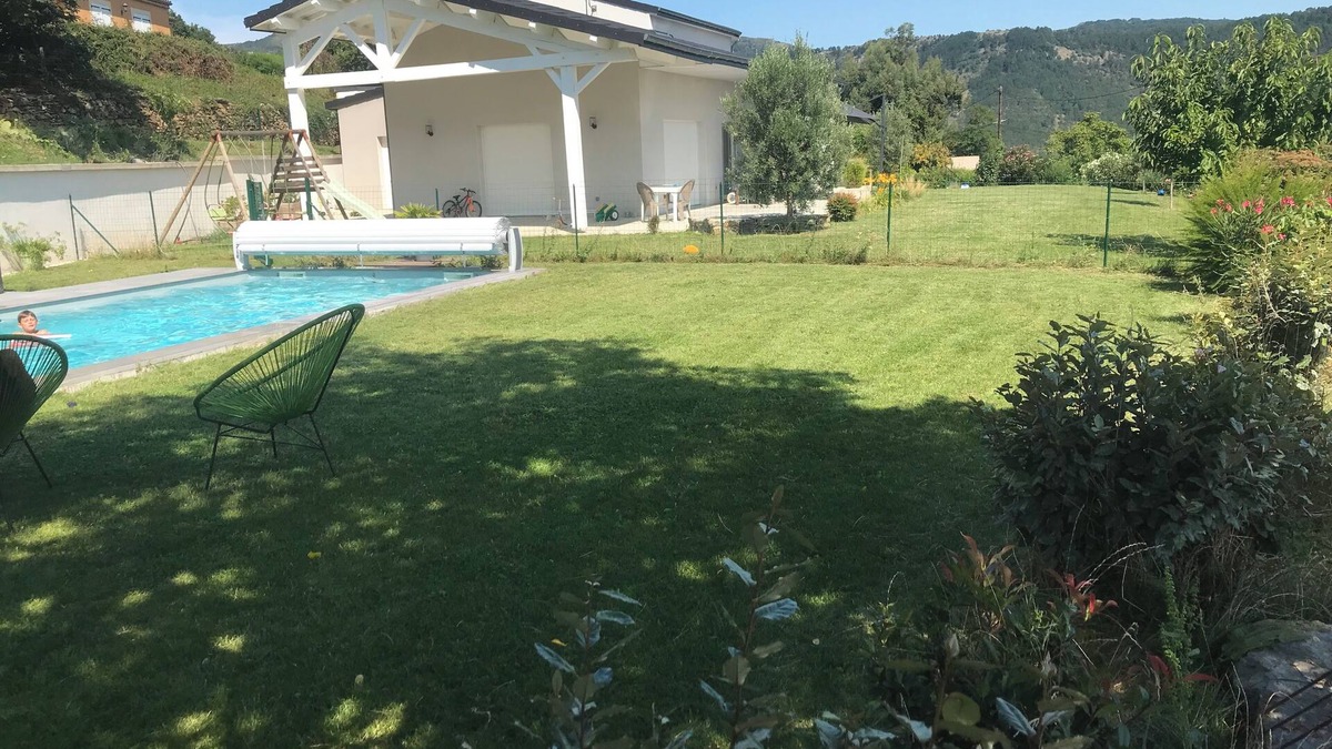 Vesseaux House | Villa de 200 m², Nichée au Cœur de l Ardèche Avec sa Piscine Privée