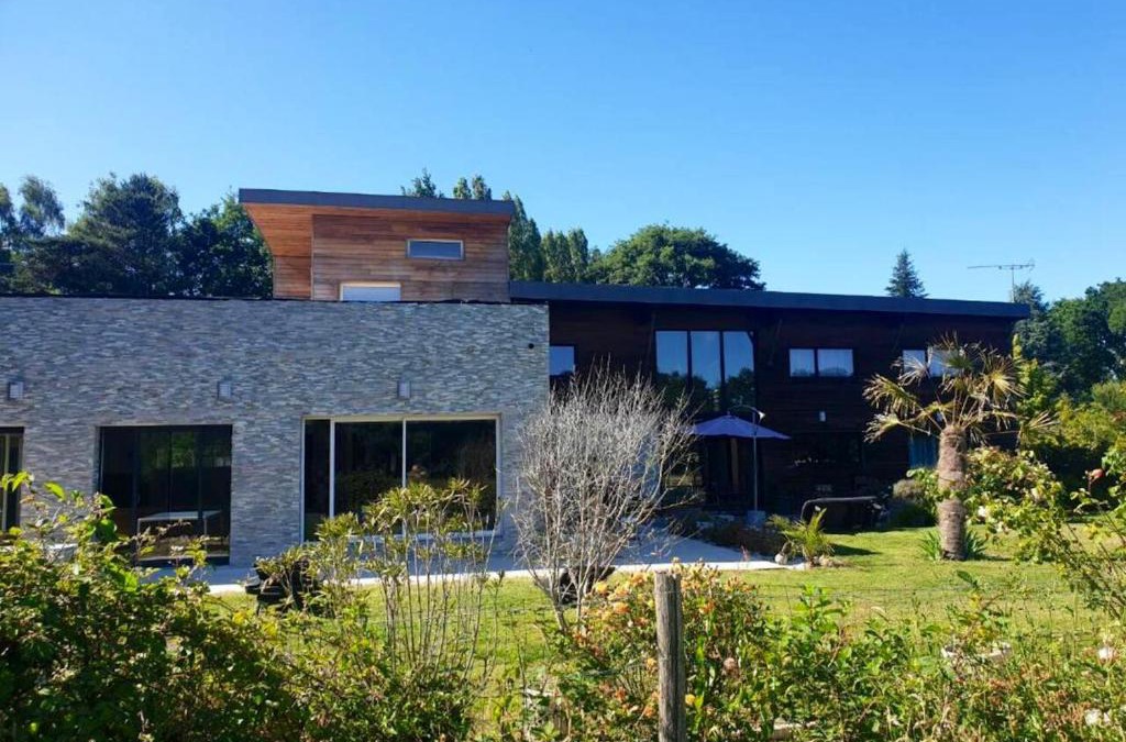 Saint-Medard-sur-Ille Villa | Villa de 9 chambres avec piscine interieure jacuzzi et jardin clos a Saint Medard sur Ille