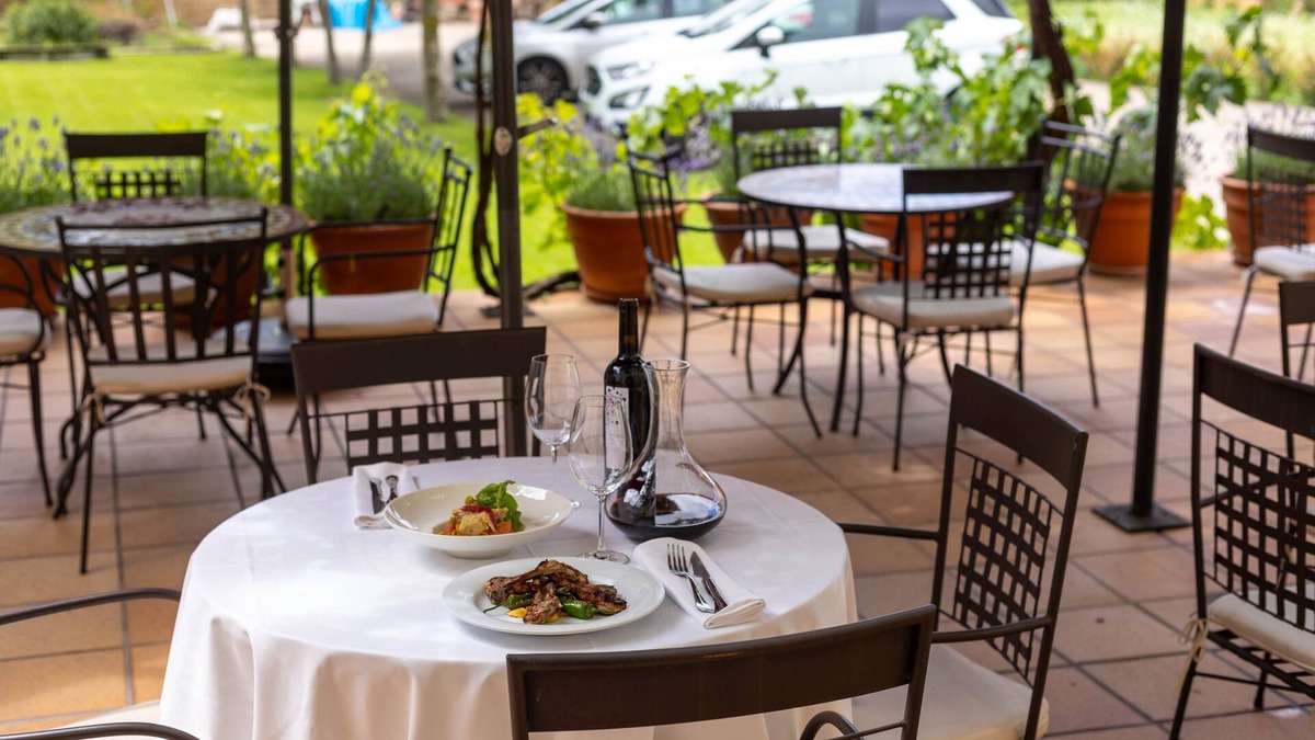 Abalos Hotel | Villa de Abalos