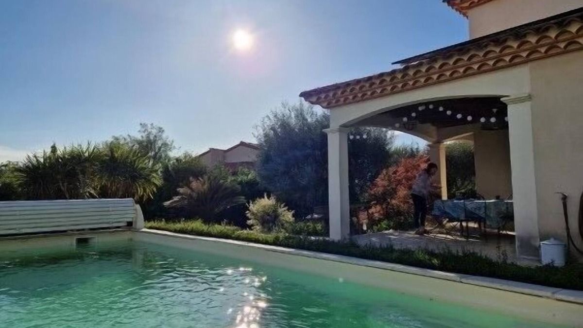 Paulhan Villa | Villa de Charme à 30 min en Voiture de la mer et 15 min du lac