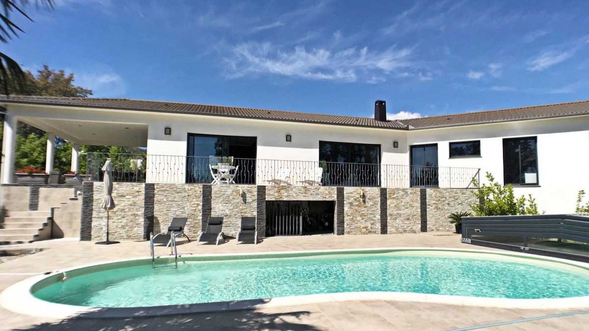 Castellare-di-Casinca Villa | Villa de Luxe Avec Piscine Jardin Terrasse à -10 de la Plage
