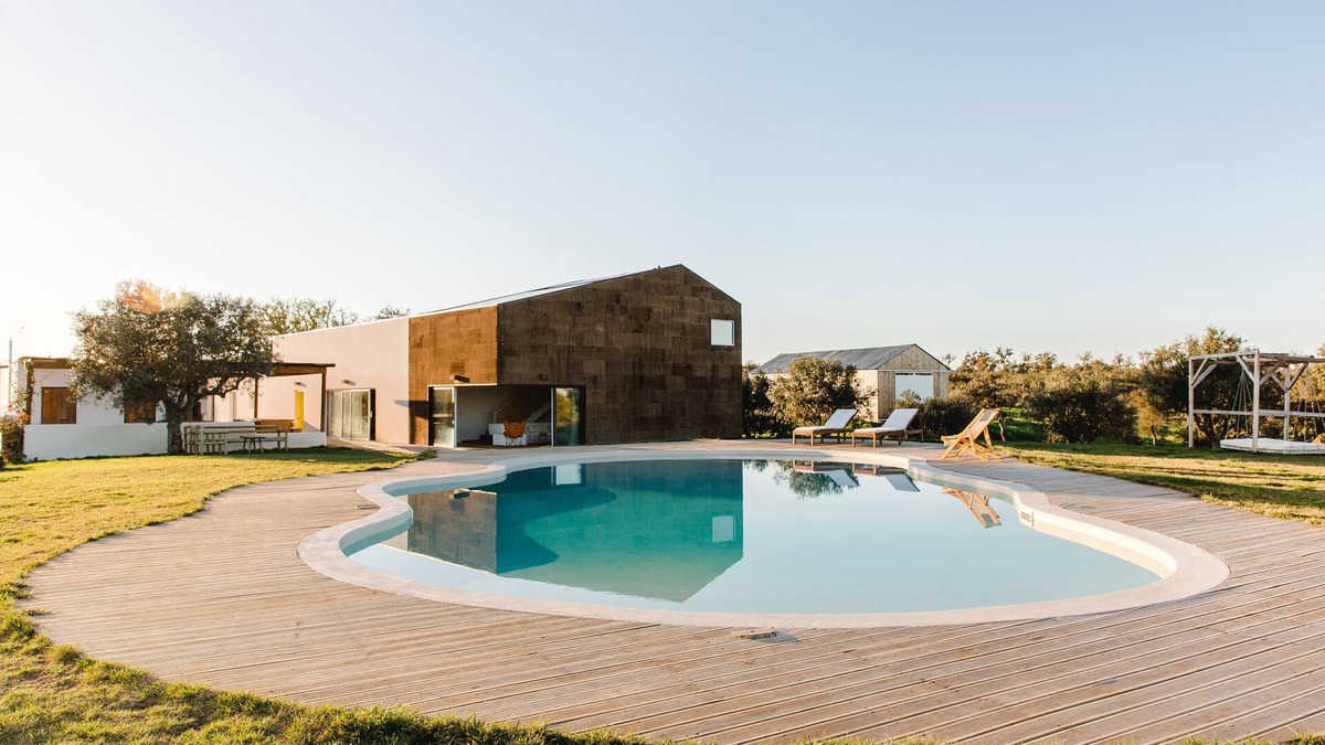 Santa Margarida da Serra Cottage | Villa de Luxo Isolada no Alentejo Rural com Piscina e Jardins Privados