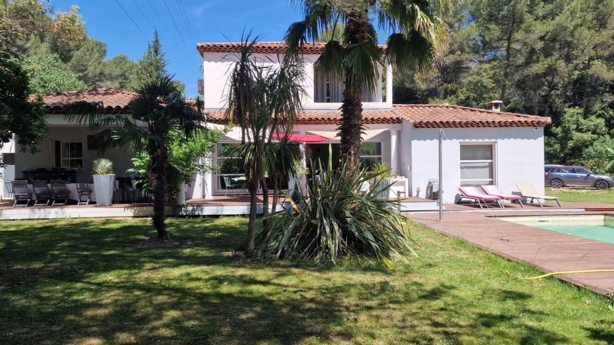 Les Accates House | Villa de standing piscine 4-bedroom villa with WiFi, AC in fantastic Marseille